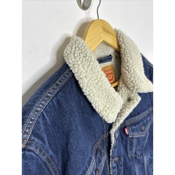 Levi Womens Jacket Medium Blue Denim Sherpa Lined Trucker Jean Snap - Picture 3 of 8
